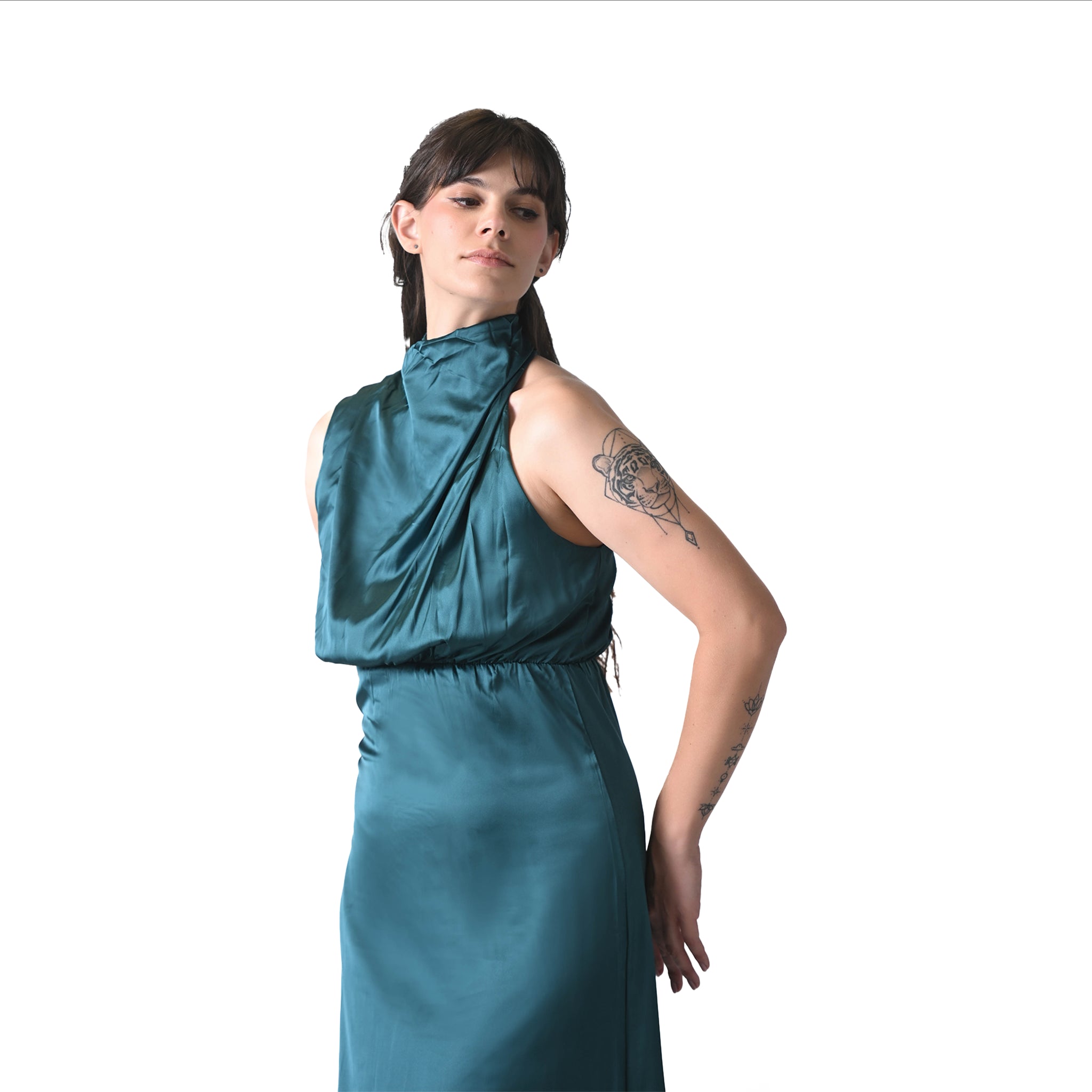 Vestido lencero de satén color oliva de Marilyn